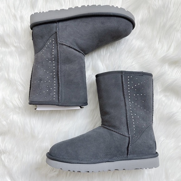 UGG Classic Studded Short Boot - Picture 1 of 7